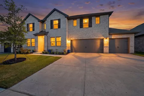274 Wishing Pond Rd, Lavon, TX 75166