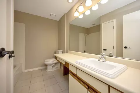 Bath - 934 Mapleleaf Ln, Coppell, TX 75019 photo 1 of 8