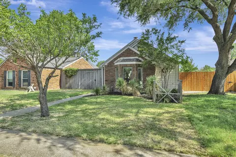 934 Mapleleaf Ln, Coppell, TX 75019
