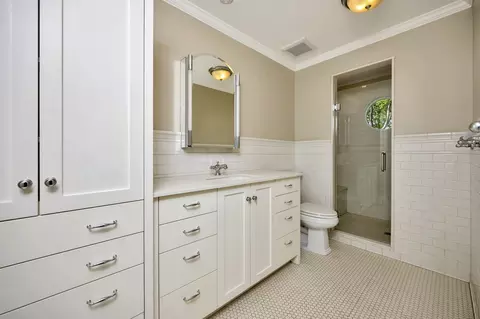 Bath - 934 Mapleleaf Ln, Coppell, TX 75019 photo 4 of 8