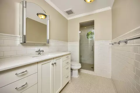 Bath - 934 Mapleleaf Ln, Coppell, TX 75019 photo 5 of 8