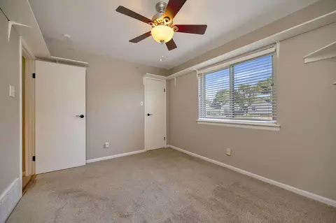 Bedroom - 934 Mapleleaf Ln, Coppell, TX 75019 photo 4 of 7