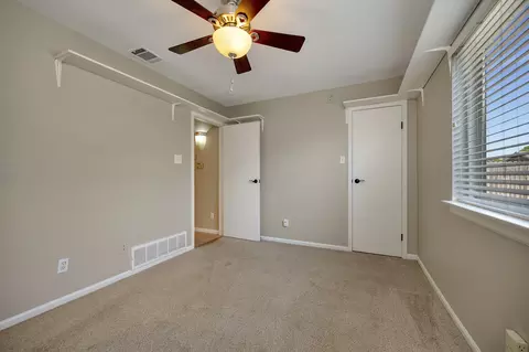 Bedroom - 934 Mapleleaf Ln, Coppell, TX 75019 photo 5 of 7