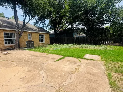 Exterior - 1111 N 5th St, Haskell, TX 79521 photo 3 of 4