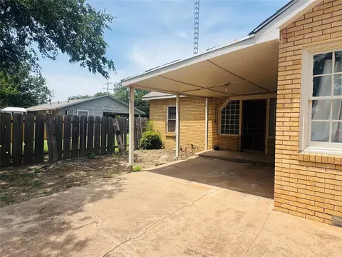 Exterior - 1111 N 5th St, Haskell, TX 79521 photo 4 of 4