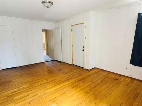 Living - 1111 N 5th St, Haskell, TX 79521 photo 2 of 11