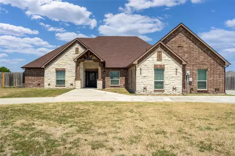 829 Meadow Lark Ln, Red Oak, TX 75154