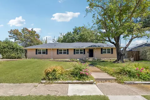 104 N Weatherred Dr, Richardson, TX 75080