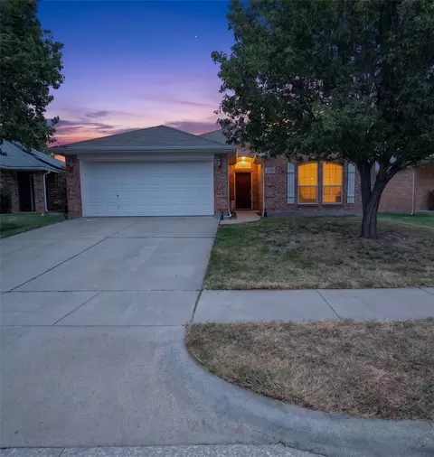 9612 Linton Dr, Fort Worth, TX 76108