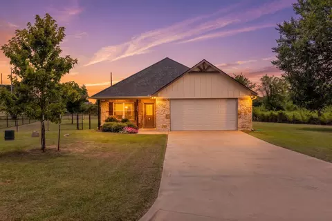 228 Mill St, Emory, TX 75440