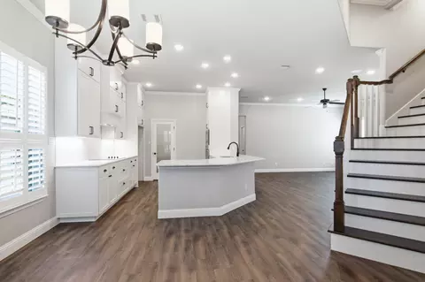 608 Joy Ct, Burleson, TX 76028
