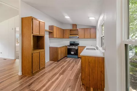 Kitchen - 7108 Apache Cir, Mabank, TX 75156 photo 1 of 4