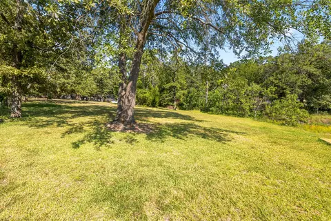 Exterior - 7108 Apache Cir, Mabank, TX 75156 photo 7 of 8