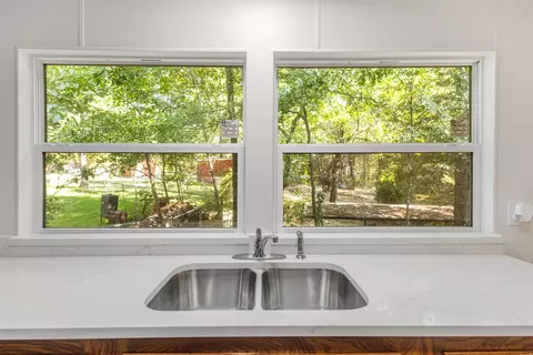 Kitchen - 7108 Apache Cir, Mabank, TX 75156 photo 4 of 4