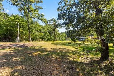 Exterior - 7108 Apache Cir, Mabank, TX 75156 photo 6 of 8