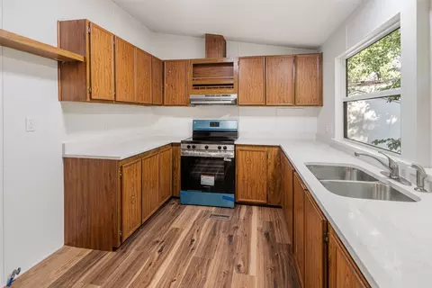 Kitchen - 7108 Apache Cir, Mabank, TX 75156 photo 3 of 4