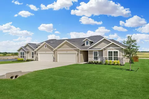 Exterior - 4043-4045 Clovis St, Midlothian, TX 76065 photo 3 of 8