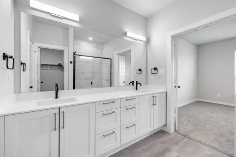Bath - 4043-4045 Clovis St, Midlothian, TX 76065 photo 5 of 5