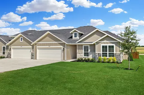 Exterior - 4043-4045 Clovis St, Midlothian, TX 76065 photo 2 of 8