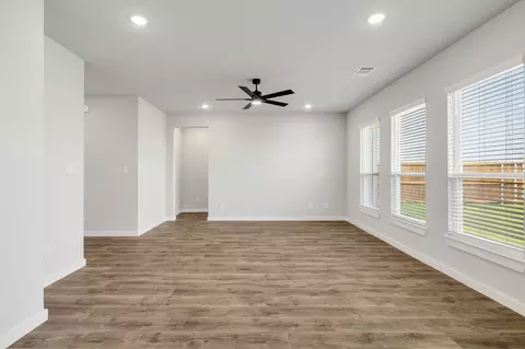Living - 4043-4045 Clovis St, Midlothian, TX 76065 photo 3 of 3