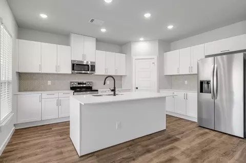 Kitchen - 4043-4045 Clovis St, Midlothian, TX 76065 photo 1 of 3