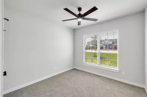 Bedroom - 4043-4045 Clovis St, Midlothian, TX 76065 photo 6 of 8