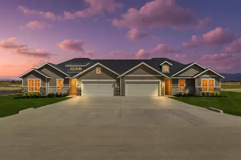 Exterior - 4043-4045 Clovis St, Midlothian, TX 76065 photo 4 of 8