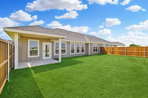 Exterior - 4043-4045 Clovis St, Midlothian, TX 76065 photo 6 of 8
