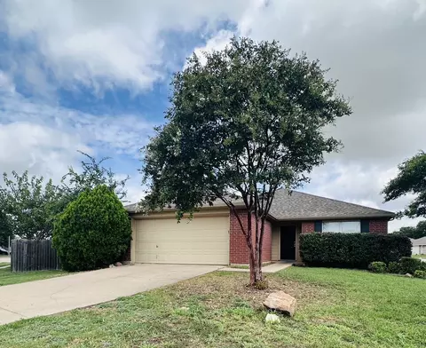 8600 Hawkview Dr, Fort Worth, TX 76179