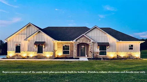 40 Grewing Dr, Muenster, TX 76252