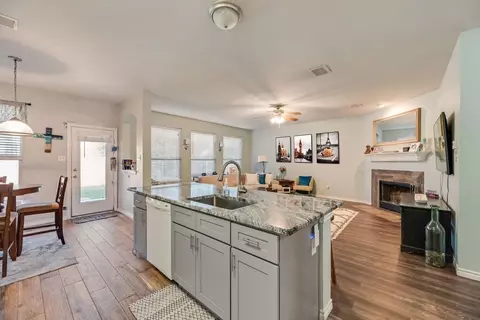 3119 Summer Grove Ct, Mansfield, TX 76063