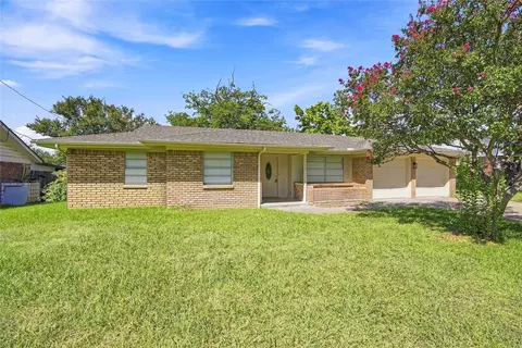 1109 Williamsburg Dr, Ennis, TX 75119