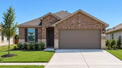 5609 Corduroy Rd, Krum, TX 76249