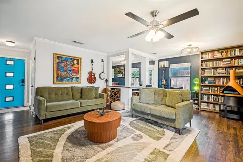 9740 Ash Creek Dr, Dallas, TX 75228