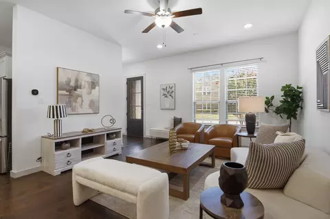 2221 Lasso Ln, Carrollton, TX 75010