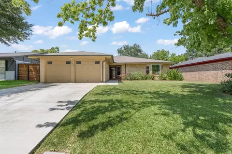 3756 Wedgworth Rd S, Fort Worth, TX 76133