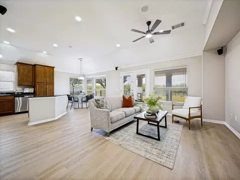 11217 Southerland Dr, Denton, TX 76207