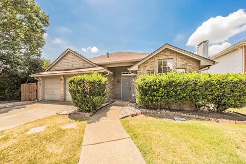 4631 Essex Dr, Grand Prairie, TX 75052