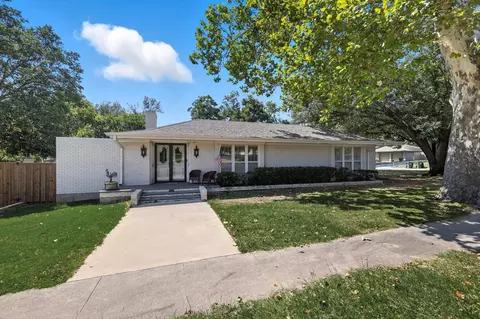 300 E Main St, Whitesboro, TX 76273