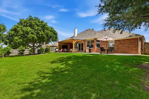 115 Honeysuckle Dr, Justin, TX 76247