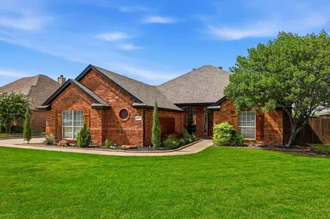 115 Honeysuckle Dr, Justin, TX 76247