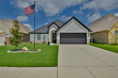 1453 Highland Park Cir, Granbury, TX 76048