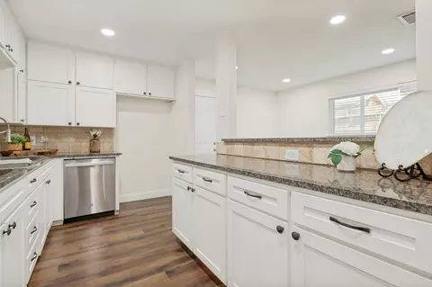 Kitchen - 511 Westcliff Dr, Euless, TX 76040 photo 2 of 3