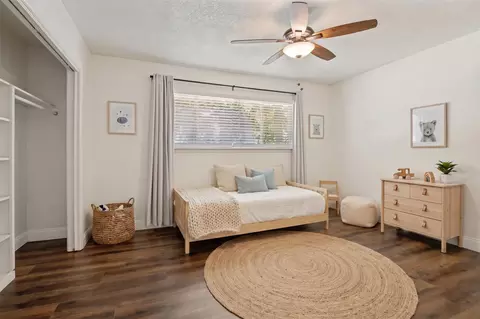 Bedroom - 511 Westcliff Dr, Euless, TX 76040 photo 5 of 7
