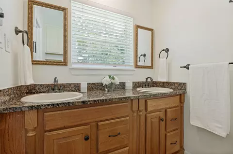 Bath - 511 Westcliff Dr, Euless, TX 76040 photo 1 of 3