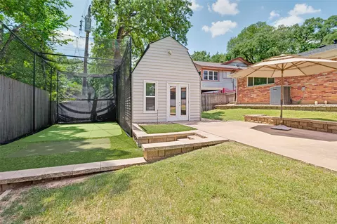 Exterior - 511 Westcliff Dr, Euless, TX 76040 photo 5 of 5