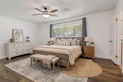 Bedroom - 511 Westcliff Dr, Euless, TX 76040 photo 2 of 7