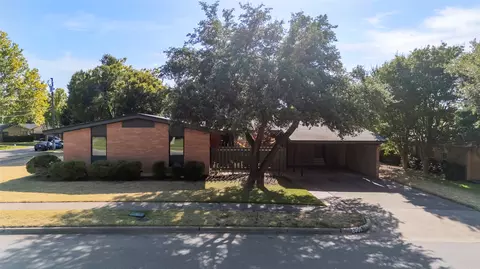 8805 Rolling Rock Ln, Dallas, TX 75238