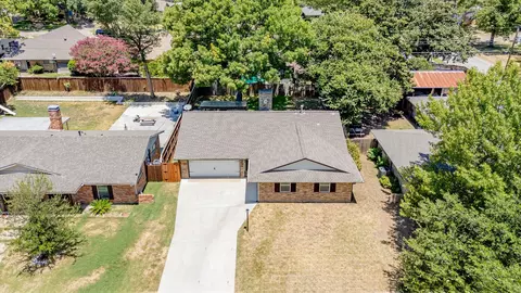 2205 Indian Creek Dr, Irving, TX 75060