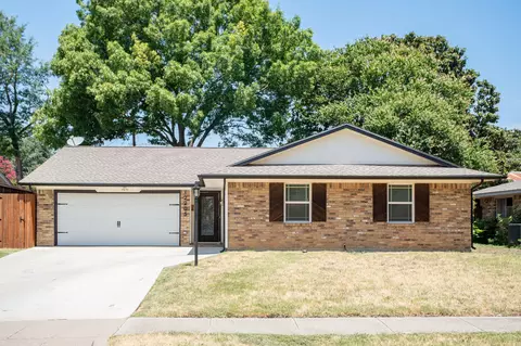 2205 Indian Creek Dr, Irving, TX 75060